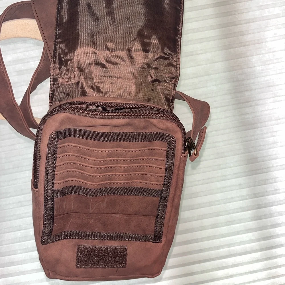 Rip Curl Brown Suede Crossbody Bag - Picture 2 of 4